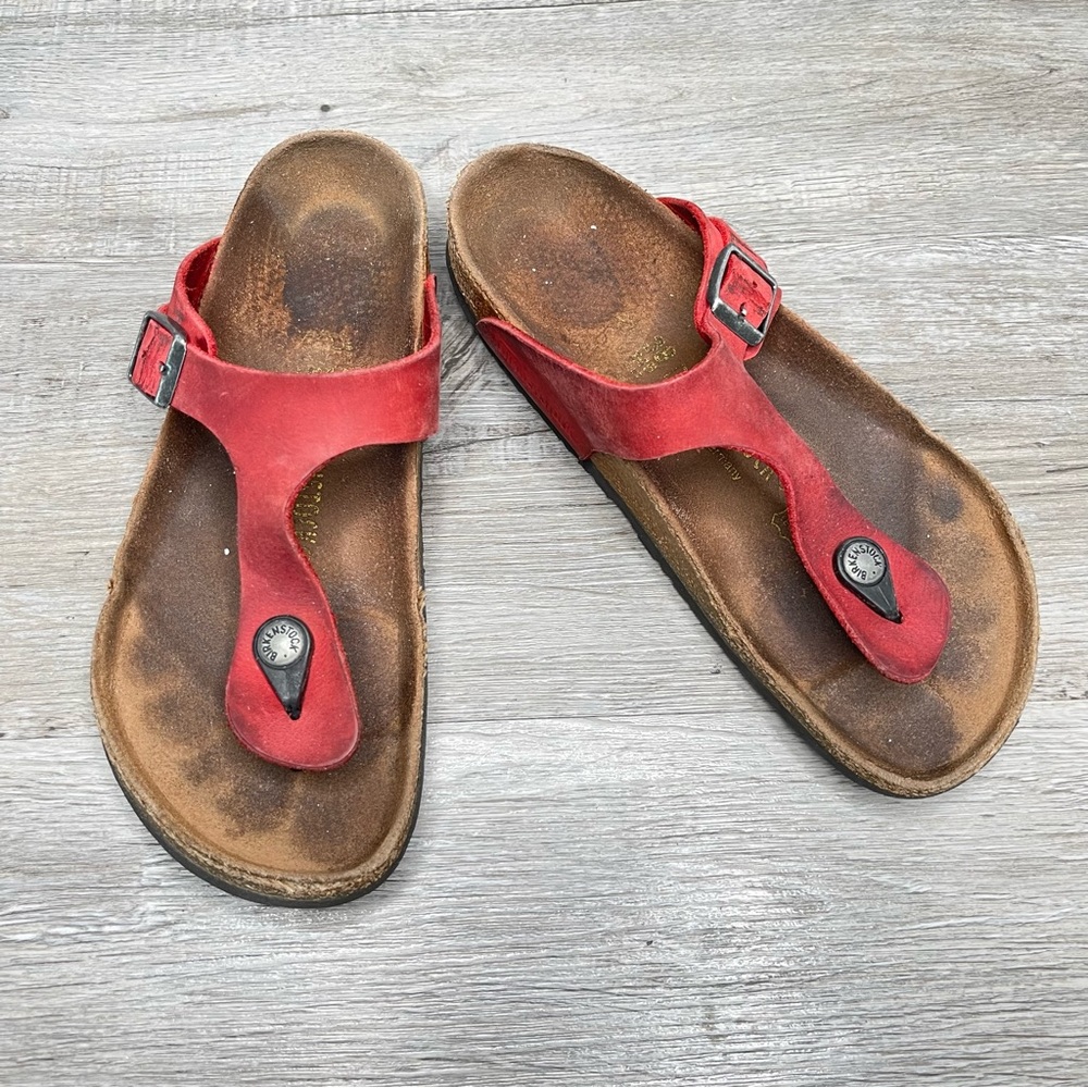 Birkenstock Gizeh Sandals in Dark Red Size 38 or 7-7.5